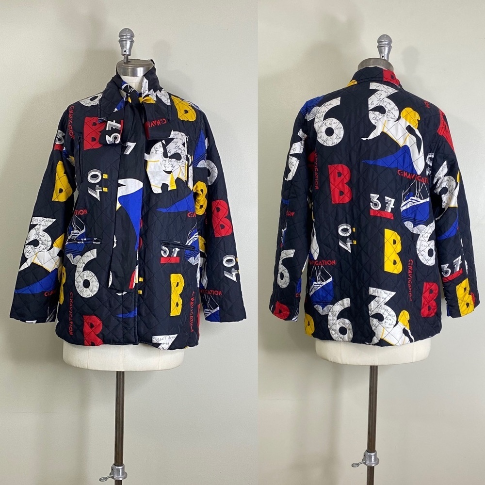 VINTAGE 100% SILK QUILTED PATTERNED NAUTICAL BUTTON UP JACKET WITH MATCHING SASH